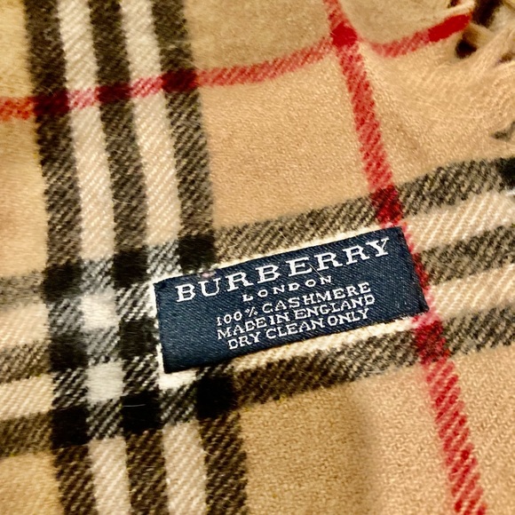 BURBERRY "Happy" Nova Check Tartan Cashmere Fringe Wrap Scarf - Picture 8 of 10